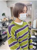ハイトーングレージュ　つや感ショートボブ
