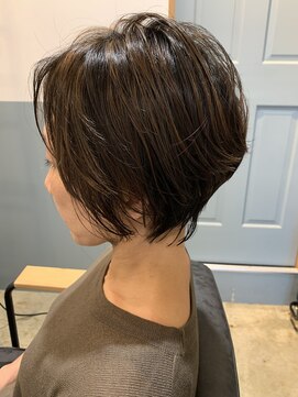 ルースヘアー(luz hair) 大人女子くびれショート