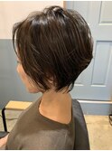 大人女子くびれショート