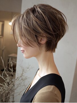 ハーツ(Heart's) ショート×白髪ぼかしカラー