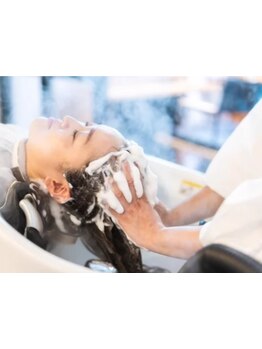 美しい髪は健康な頭皮から。いつもの美容時間に+αで贅沢なリラックスタイムへ…至福の時間をお届けします*