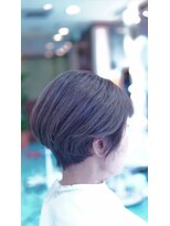 ネス(NESS)&nbsp;ヌードカラーにブルーパープルが入ったハイライトショート97