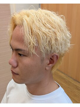 トウキョウケン(Tokyoken) ツイストスパイラルパーマ＋ハイブリーチ