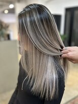 メリー オオサカ(Merly Osaka)&nbsp;心斎橋/バレイヤージュ/レイヤーカット/海外レイヤー