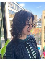 ビハインドザカーテン(BEHIND THE CURTAIN)&nbsp;レイヤーミディ×外国人風くせ毛風パーマ