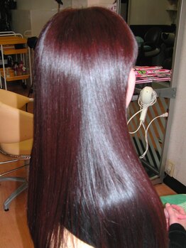カットイン マユミ(MAYUMI)の写真/女度UPの秘訣は艶のある綺麗な髪…。今まで傷んで見えていた髪もツヤ髪に変えるM3D縮毛矯正をお試し下さい!