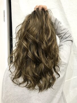 フォーク(FOLK) KAZU_グラデーションカラー_ベージュカラー_グレージュ_大人ボブ