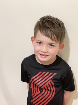 チェアー ヘアスパネイル(Chair hair spa nail) 【CHAIR】キッズショート ツーブロック