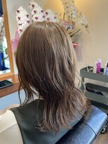 カザミドリ(kazamidori)&nbsp;【ミディアムNo.1】外ハネスタイル