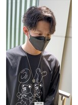 ロンド ストラーダ 心斎橋(Lond strada)&nbsp;刈り上げかき上げツイスパ風アップバング　コンマヘア