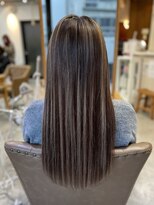 フツーロ 栄(FUTURO)&nbsp;バレイヤージュ　プルエクステ　エクステ　ハイライト