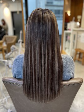 フツーロ 栄(FUTURO) バレイヤージュ　プルエクステ　エクステ　ハイライト