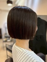 ジエクト ヴィシア(The Ect VIXIA)&nbsp;切りっぱなしボブ/刈り上げボブ/くすみベージュ