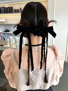 セプト 天神大名(SEPT.) ヘアセット ツインテール ロープ編み リボンアレンジ 20代