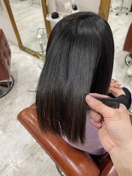 イーエス(E.S) ＜乾かすだけでまとまる圧倒的艶髪＞縮毛矯正