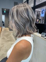 シオン(shion)&nbsp;ミディアム顔周りレイヤー韓国ヘアハイライトカラー_ba551351