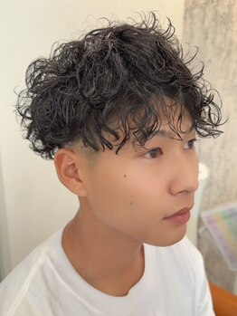 レイネ(Reine)の写真/【守恒/駐車場完備◎】動きや束感をコントロールするカットが、幅広い年齢層の男性に人気の秘密！