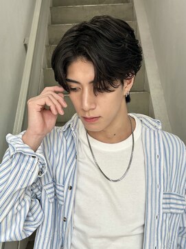 クロト(Clotho) センターパート/フェザーパーマ/波巻きツイストスパイラル