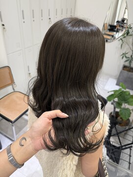 ジーナ 福岡天神(Zina) ミディアムヘア/暗めカラー/デザインカラー/髪質改善