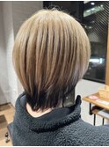 ブロンドベージュブリーチカラーハイトーン