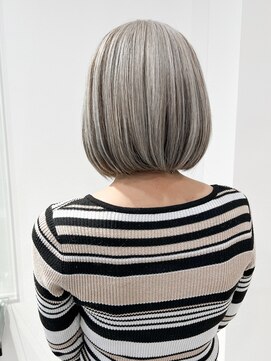 ジョリ(Jolie) 白髪ぼかし/ブリーチカラー/ボブ/グレージュ/ハイライト