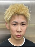 金髪スパイキーショート