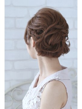 キキ(kiki) ショートスタイルでアレンジスタイル☆