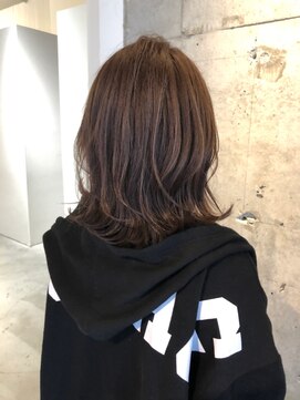 パシフィックダズールバトン(Pacific Dazzle baton) 外はねミディアムスタイル4