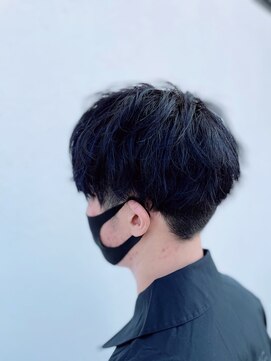 ロンド(Le rond) ブルーグレーのハイライトメンズマッシュスタイル