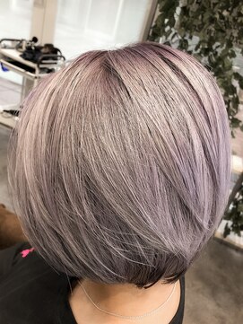 ビースリー ロア ボブ×イルミナデザインカラー