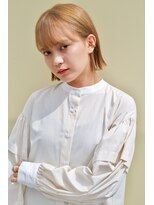 レンジシ オモテサンドウ(RENJISHI omotesando) ハイトーンカラー グレーベージュ ぱっつん前髪