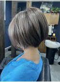 ショートボブ