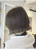 切りっぱなしボブ×くすみベージュカラー