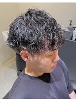 フリーク バーバーショップ 都島店(FREAK BARBER SHOP) 黒髪無造作ツーブロックマッシュ波巻きスパイラルパーマ