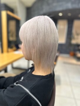 ラウル(Laulu) 黒髪/ボブルフ/ネビージュ/小顔/ワンレン/髪質改善/前髪