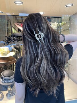 アンダーバーホワイト(_white) ハイライトブリーチ髪質改善トリートメントエクステ神戸三宮