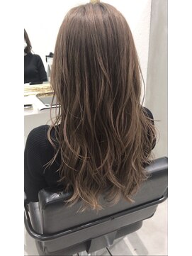 エマ(emma) 年代問わず人気！柔らかロングパーマ