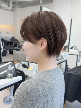 ビューナゴヤ 名駅(VIEW NAGOYA) 丸顔/ミニウルフ/チェリーブラウン/ショートボブ