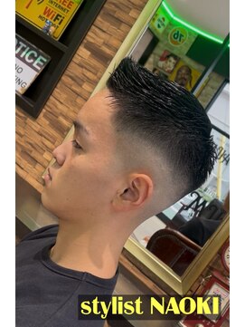 ムア(MUA) フェザーアップ　スキンフェード