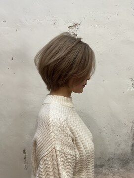 ディディ イック(didi ic) : ショートヘア×アッシュベージュカラー