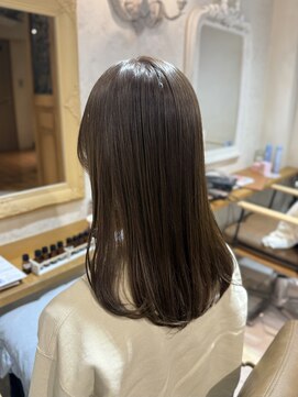 透明感抜群！オリーブベージュ