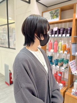 ビーハイブアヴェダ PARCO2店(BEHIVE AVEDA) 中性ミニウルフ【三橋由奈】