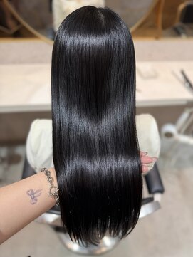 ルームバイシー 新宿(Loom. by Sea) 〇ミディアムレイヤー×ブルーブラック