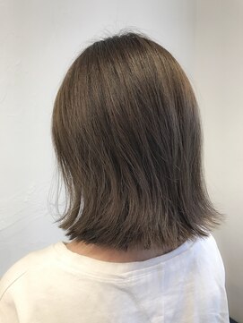 ウィロー(WILLOW) 【WILLOW】切りっぱなしミディアム(井下貴史)