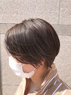 ビーハイブ ギフト(BeeHIVE GIFT) ボーイフレンドボブ グレージュ