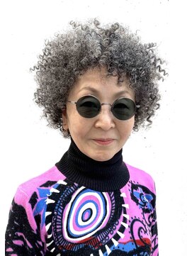 ラブ ロック Love' Lock グレイヘアのスパイラルパーマ・白髪のスパイラルパーマ