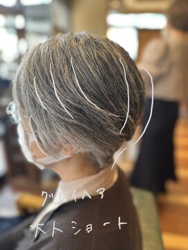 カルナ バイ カリス(CARNA by Charis) グレーヘア／ショートレイヤー／春スタイル