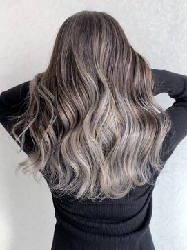 リード バイ ラグーン(LEAD by LAGOON) バレイヤージュグレージュハイライトケアブリーチピアスカラー