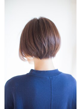 ヘアーメイク クーラ 行橋店(Hair make CURA) 20代30代40代前下がりストレート小顔補正立体カット