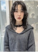 センターパートウルフパーマ